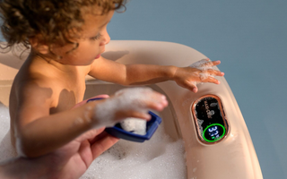 ¿Cómo hacer más segura y cómoda la hora del baño de tu bebé?  🛁