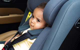 ¿Cuál es el lugar más seguro para colocar la silla de auto del bebé?🚗👶