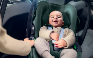 ¿Qué es ISOFIX y cómo funciona en una silla de auto? 🚙🛡️