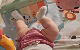 ¿Qué regalar a un bebé de 0 a 6 meses?  5 ideas para el Día del Niño que acompañan su desarrollo 💛